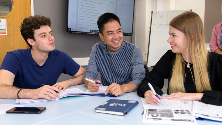 一般英語コース｜Frances King School of English